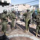 Quito.- El exterior de la Asamblea Nacional está militarizada este miércoles 17 de mayo de 2023.