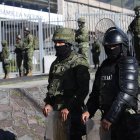 La presencia de militares contribuyó a mantener el orden la mañana que se decretó la muerte cruzada, este miércoles.