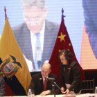 El ministro Prado, durante la firma del acuerdo con China.