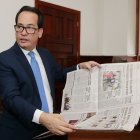 Cucalón Es abogado y tiene una maestría en Derecho Administrativo. Como profesor universitario ha impartido las cátedras de Derecho Público y de Instituciones y Procesos Políticos.