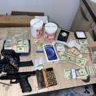 El tipo de armamento tiene similares características a los usados en el ataque en la sala de velación