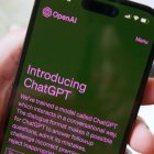La nueva app, Chat GPT, de la empresa OpenAI ya está disponible para los usuarios de iPhone y iPad.