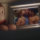 Shakira junto a sus dos hijos, Sasha y Milán, en el vídeo de Acróstico.