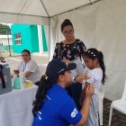 Una brigada de vacunación infantil contra la poliomielitis, rubeola y sarampión, en la unidad educativa Ileana Espinel, de Guayaquil, el 2 de mayo de 2023.