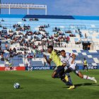 Nilson Angulo (i), extremo tricolor, participó durante los 90 minutos del compromiso frente a los yanquis.