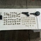 El sospechoso registra dos antecedentes penales, uno por porte de arma de fuego y otro por tráfico de sustancias