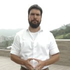 El empresario y experto de seguridad anunció su candidatura a través de un video de Twitter