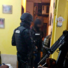 Los operativos se ejecutaron la madrugada de este martes, en Guayaquil y Portoviejo.