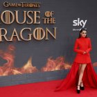 Game of Thrones ("Juego de Tronos") no para: tras el final de la serie televisiva, con incontables videojuegos y merchandising, y la versión literaria "Canción de Hielo y Fuego", decidieron seguir explotando la saga con la precuela "House of the Dragon" (en la imagen Emily Carey, una de sus protagonistas), que ha tenido una gran acogida.