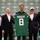 Rodgers llega esta temporada a los Jets y ya es la camiseta más vendida.