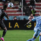 Barcelona iguala sin goles ante Bolívar en La Paz.