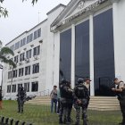 Los funcionarios fueron evacuados de la Casa Judicial.