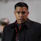 El director técnico César Farías de Aucas ayer en un partido de la fase de grupos de la Copa Libertadores entre Aucas y Racing en estadio Chillogallo en Quito (Ecuador).
