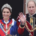 Según un experto en realeza británica, Kate Middleton trata a su esposo, por sus berriches, como si fuera su hijo.