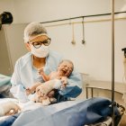 Hallazgo. Se han detectado once compuestos químicos  se transfieren entre la madre y el bebé a través del cordón umbilical.