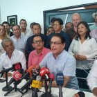 Integrantes de las agrupaciones políticas acompañaron al exlegislador Fernando Villavicencio en la ciudad de Guayaquil
