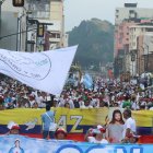 Los rostros. Niños y adultos mayores hicieron la caminata y nunca dejaron de orar. Con bastillas, en sillas de rueda o andador se movilizaron muchos.