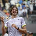 El chileno de 27 años es actualmente # 35, a diferencia de Dimitrov (#29).