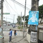 Desgaste. Los afiches debieron ser retirados un mes después de ejecutadas las elecciones. Pese a ello, están ahí. A la vista de todos.