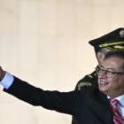 El presidente de Colombia, Gustavo Petro, llega para participar en la cumbre suramericana hoy, en el palacio de Itamaraty, sede de la cancillería brasileña, en Brasilia (Brasil). EFE/ André Borges