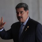 El presidente de Venezuela, Nicolás Maduro, llega para participar en la cumbre suramericana hoy, en el palacio de Itamaraty, sede de la cancillería brasileña, en Brasilia (Brasil). EFE/ André Coelho