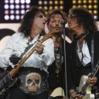 Actuación de Hollywood vampires.