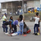 Una madre vio desconsoladamente cómo su hijo fallecía tras un accidente de tránsito