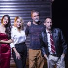 Los actores junto a su director Sebastián Cordero