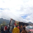 Daños. Un bus interprovincial se volcó y dejó siete afectados.