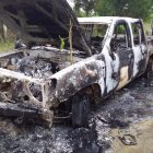 Incidente. Un vehículo incinerado también se encontró en el lugar.