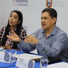 Lombaida regitra cargos públicos en Galápagos desde 2015.