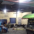 Los sicarios llegaron a acribillarlo al puesto de comidas rápidas.