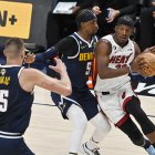 Jimmy Butler, de 33 años, es una de las armas más letales del equipo de Miami. Su aporte termina siendo crucial.