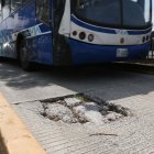 1. Deterioro. Entre las paradas la Pradera y la Cuba están los daños más graves que ha sufrido la    calzada.