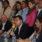 Esteban Bernal apareció junto a exasambleístas y dirigentes provinciales del movimiento CREO.