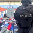 Revisión. Agentes de las unidades tácticas de la Policía hicieron una requisa y encontraron armas y drogas en la cárcel.