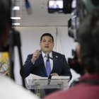 Alembert Vera calificó en varias ocasiones al Gobierno de Guillermo Lasso como una dictadura.