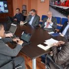 Unos seis exfuncionarios se dieron cita en la oficina del actual titular de la Empresa Pública Metro de Quito, Hugo Villacrés.