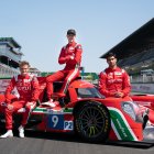 Juan Manuel Correa (d), acompañado del rumano Filip Ugran (c) y el holandés Bent Viscaal, corren con Prema.