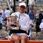 La polaca (22 años) es la más joven en conseguir su cuarta corona de Roland Garros desde que Serena Williams lo hizo en la edición de la temporada de 2015.