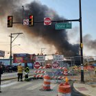Philadelphia (United States), 11/06/2023.- A handout photo made available by the Philadelphia Fire Department shows smoke rising from the scene of a truck fire beneath an overpass of Interstate 95 in Philadelphia, Pennsylvania, USA, 11 June 2023. Although the fire was brought under control within an hour, the damage caused a section of Interstate 95 above it to collapse. No casualties were reported. (Incendio, Estados Unidos, Filadelfia) EFE/EPA/PHILADELPHIA FIRE DEPARTMENT HANDOUT HANDOUT EDITORIAL USE ONLY/NO SALES