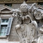 Vatican City (Vatican City State (holy See)), 11/06/2023.- A view on closed Pope"s window in the Apostolic Palace in Saint Peter"s square, that Pope Francis celebrated privately at the Agostino Gemelli University Hospital where he was hospitalized, Vatican City, 11 June 2023. Pope Francis recovers after abdominal surgery on Wednesday 07 June. (Papa, Roma) EFE/EPA/ANGELO CARCONI