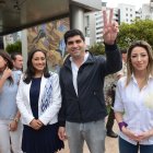 Aceptación. El precandidato Otto Sonnenholzner acudió el sábado al Consejo Electoral al firmar la aceptación.