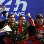 Alessandro Guidi (c) James Palado (d) y Antonio Giovinazzi coronados en Lemans.