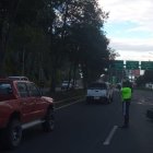 Accidente. La mañana del domingo un policía chocó la patrulla contra un poste de energía eléctrica.