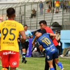 El técnico de Aucas, César Farías, fue expulsado en el partido contra Delfín.