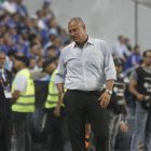 El técnico colombiano Hernán Torres dirigió su primer partido con Emelec y en varios pasajes del compromiso se dejó ver contrariado a las indicaciones que no llegaron a concretar sus jugadores .