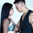 Kimberly Loaiza y Juan de Dios Pantoja para su vídeo promocional del "Bye bye tour".