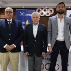 Foto de 2021, cuando todos los organismos eran amigos y se aprobó la candidatura de Guayaquil como sede 2025. Jorge Delgado, presidente del COE (i), Baltazar Medina, titular de Odebo y Sebastián Palacios, ministro de Deportes.