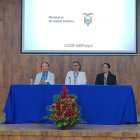 Lucy Jurado (c), coordinadora zonal 8 del Ministerio de Salud Pública.